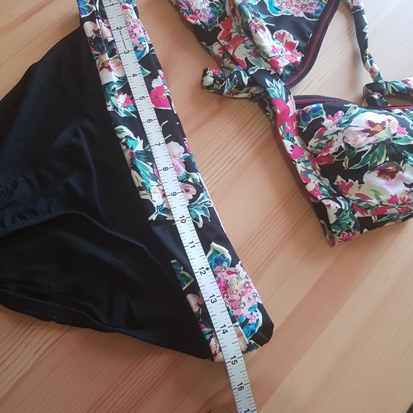 NWT Kenneth Cole bikini Size: S - Picture 7 of 8